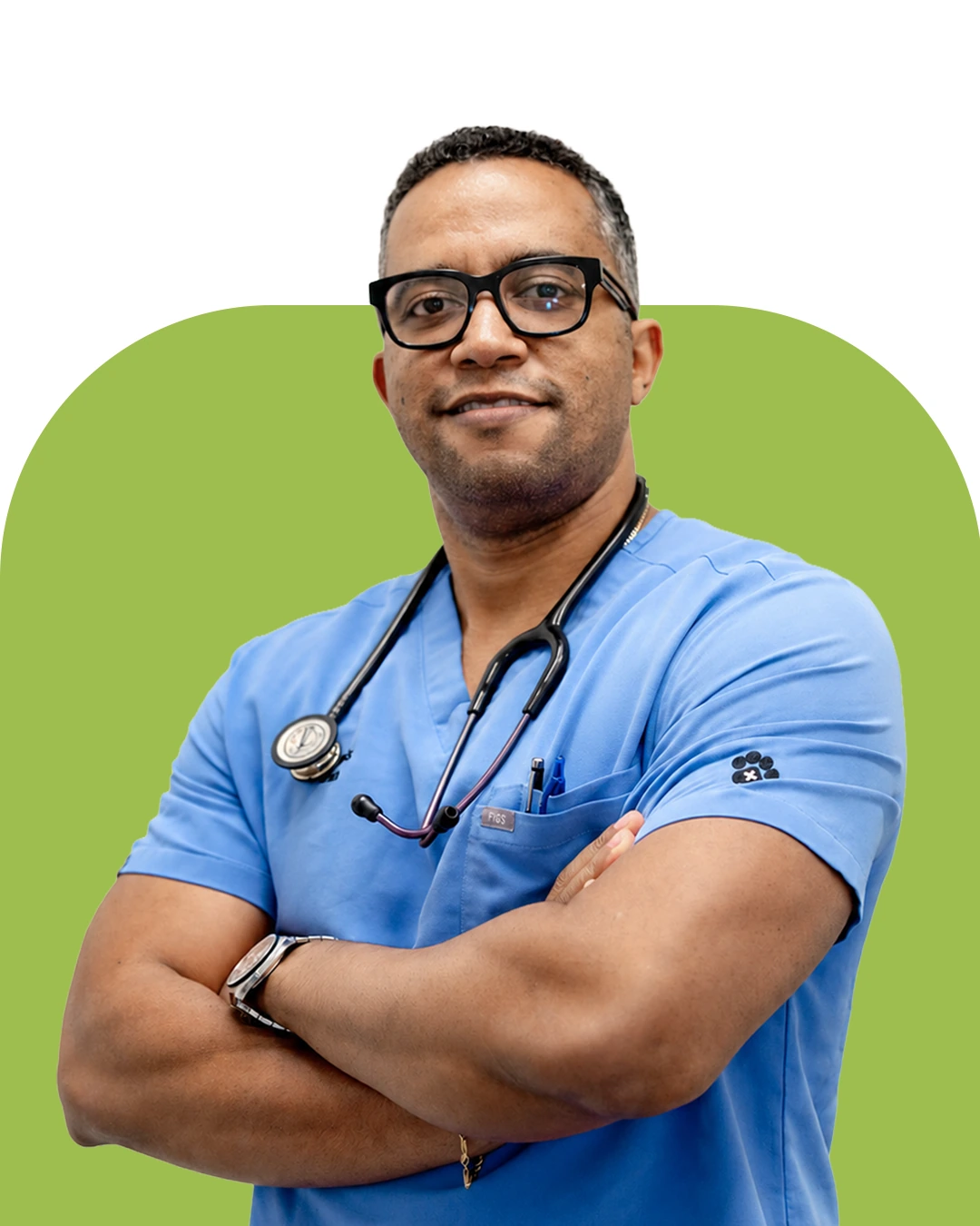 د. لويس بينيا، جراح بيطري في مركز بارك فيو الدوحة