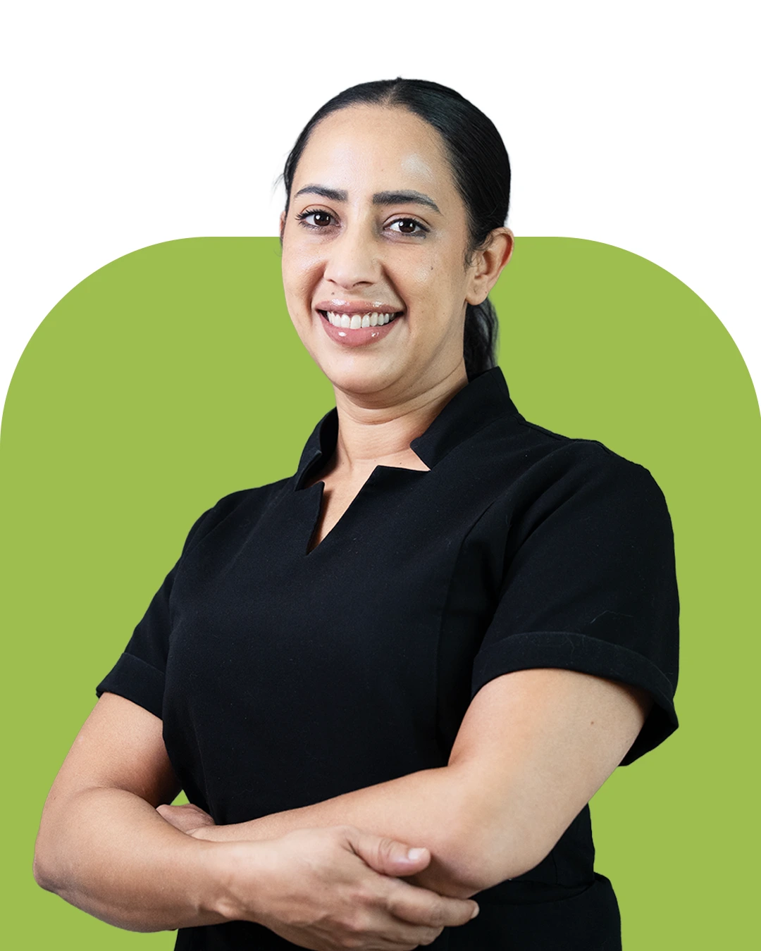 Fatima Salik, Receptionist at Parkview Pet Center in Doha, Qatar