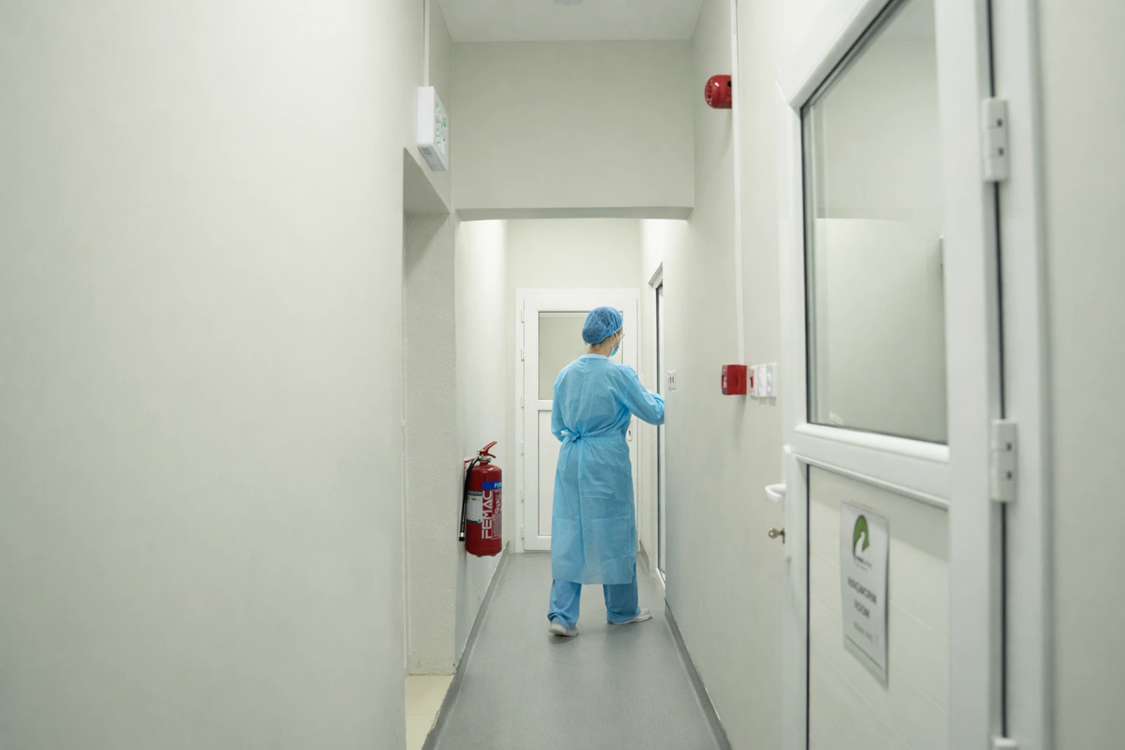 Isolation ward for infectious disease care at Parkview Pet Center in Doha, Qatar